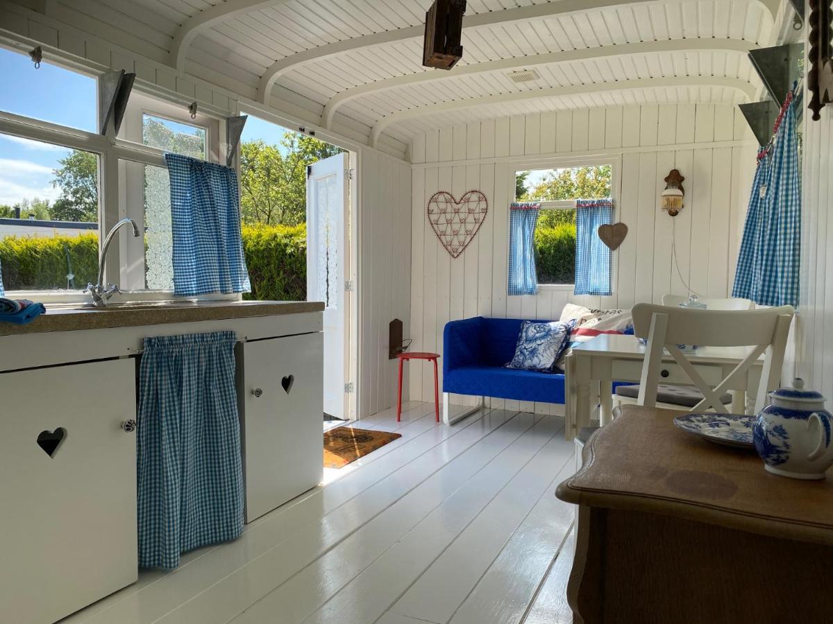 Hotel Little Blue House Oostvoorne Exterior foto